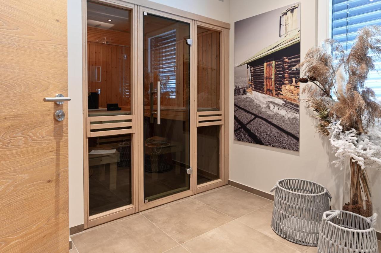 Boutique Chalets Alpi - Private Sauna & Cinema การ์มิช-พาร์เทนเคียร์เชน ภายนอก รูปภาพ