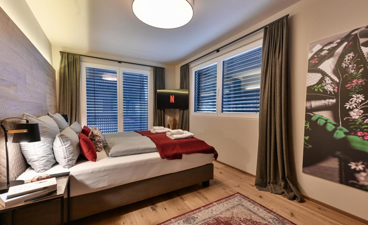 Boutique Chalets Alpi - Private Sauna & Cinema การ์มิช-พาร์เทนเคียร์เชน ภายนอก รูปภาพ