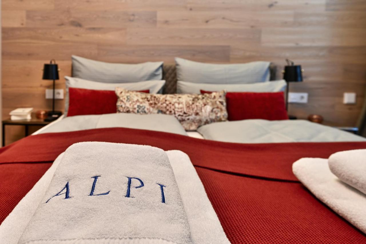 Boutique Chalets Alpi - Private Sauna & Cinema การ์มิช-พาร์เทนเคียร์เชน ภายนอก รูปภาพ