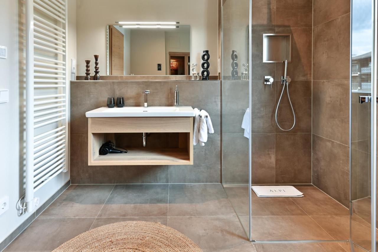 Boutique Chalets Alpi - Private Sauna & Cinema การ์มิช-พาร์เทนเคียร์เชน ภายนอก รูปภาพ