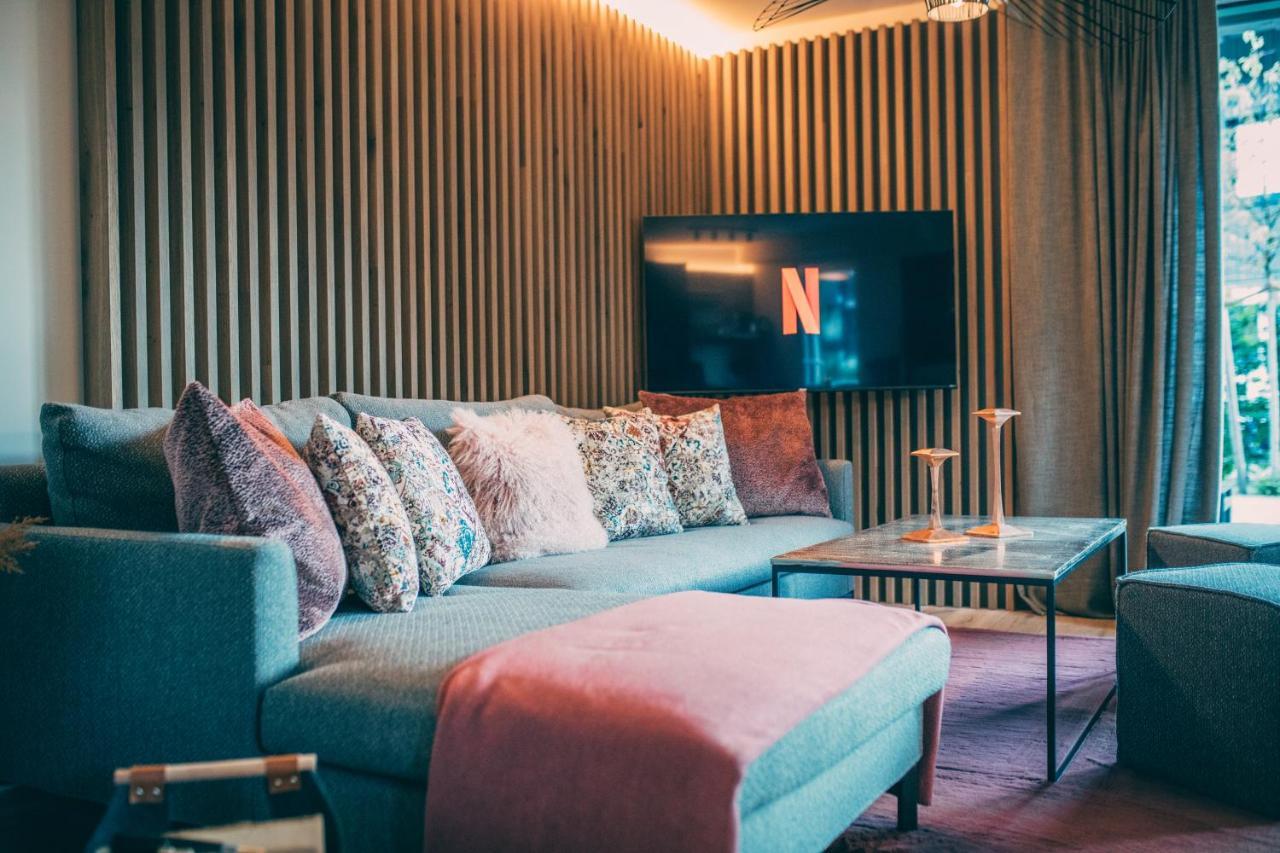 Boutique Chalets Alpi - Private Sauna & Cinema การ์มิช-พาร์เทนเคียร์เชน ภายนอก รูปภาพ
