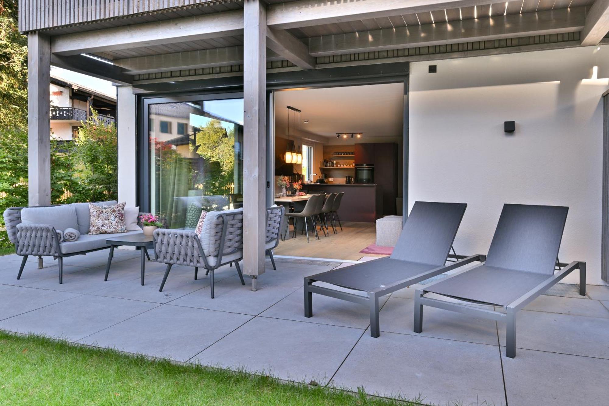 Boutique Chalets Alpi - Private Sauna & Cinema การ์มิช-พาร์เทนเคียร์เชน ภายนอก รูปภาพ